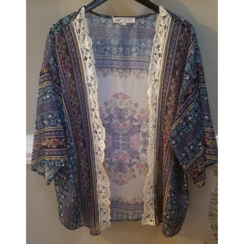 Jolt lightweight floral kimono with lace detail